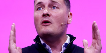 Streeting Accuses Starmer of Blocking Care Reforms