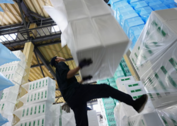 Japan Suffers Plastic Shortage Due to Middle East Crisis