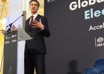 Left-Wing Thinkers Defend Miliband Amid Labour Leadership Battle