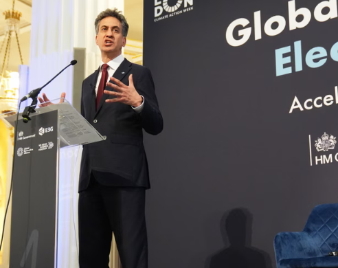 Left-Wing Thinkers Defend Miliband Amid Labour Leadership Battle