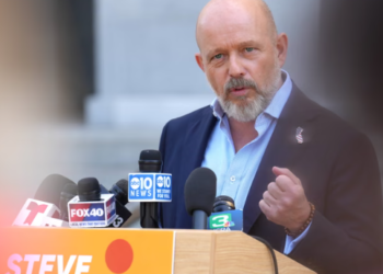 California Race for Governor Left in Suspense
