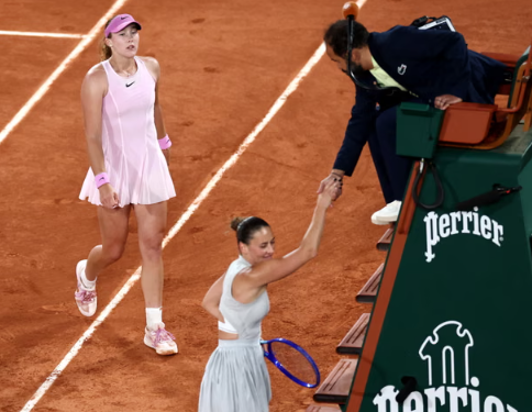 Andreeva Sweeps Past Kostyuk to Reach Paris Final