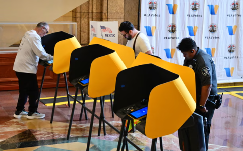 US Democratic Crisis Deepens as Trump Limits Mail Voting