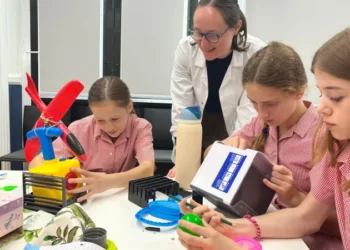 London pupils repair broken toys