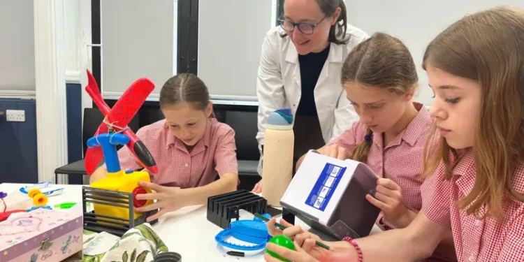 London pupils repair broken toys
