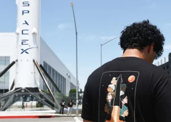 buy SpaceX shares
