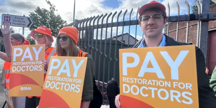resident doctors strike over pay