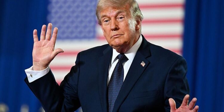 Trump Weighs Retreat from Controversial $1.8bn Slush Fund