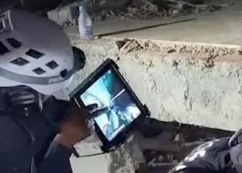 Venezuela earthquake child rescued