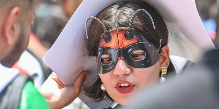 India cockroach protesters heatwave