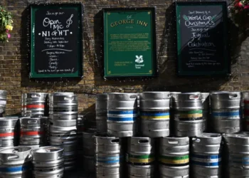 Burnham business rates cut pubs