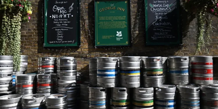 Burnham business rates cut pubs