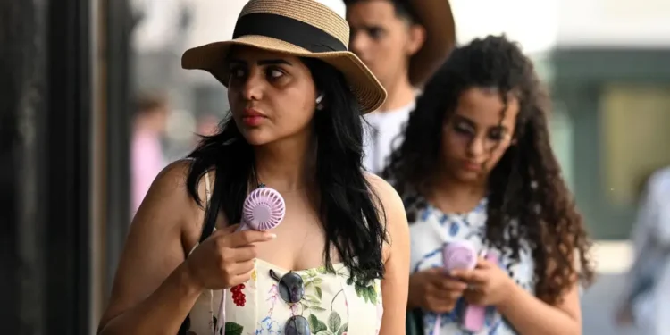 UK fourth heatwave 35C forecast