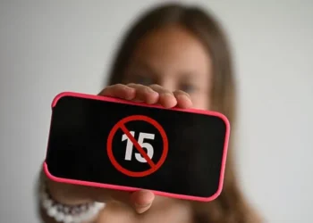 France social media ban under 15