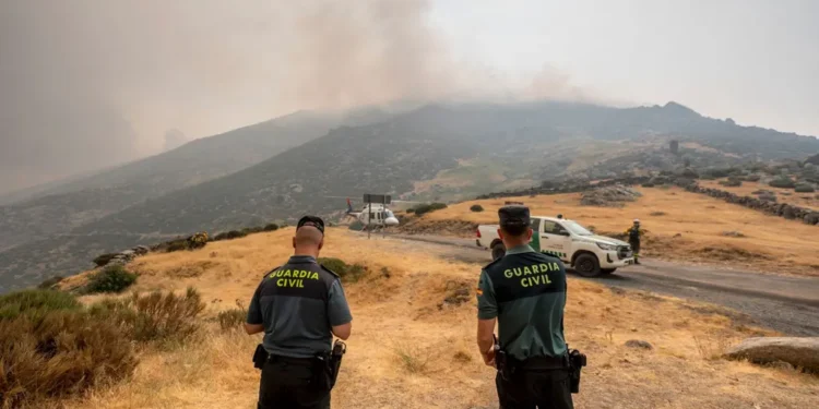 French wildfire heatwave firefighters