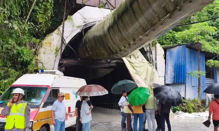 India tunnel collapse workers killed