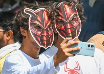 India cockroach protesters memes