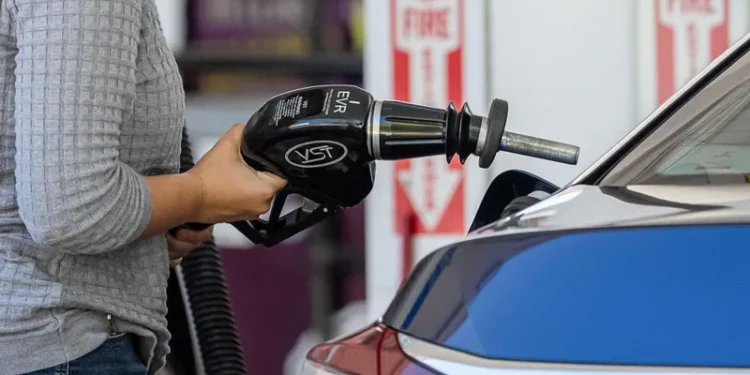 oil prices hit $100 per barrel