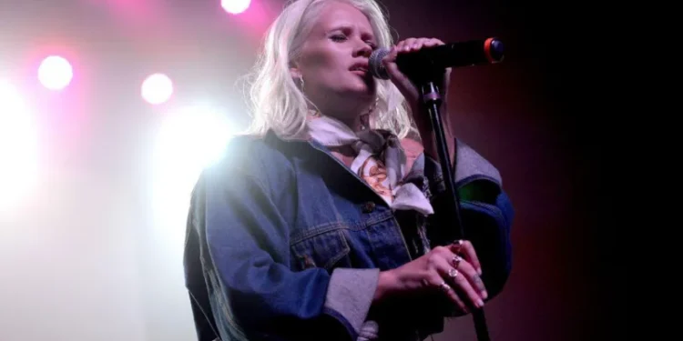 Lauren Bennett dies