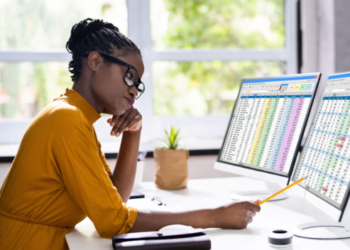 AI Shifts: Women and Graduates Face Higher Job Risks