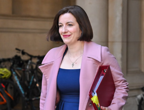 School Bosses Face Strict Pay Cap
