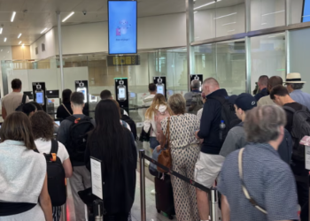 Airlines Demand Freeze on EU Border System as Chaos Peak Looms
