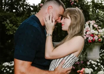 Taylor Swift Travis Kelce relationship timeline