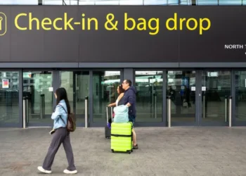 UK airport drop-off fees