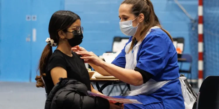 UK Experts Call for Free MenB Vaccine for Teenagers From Age 15 to Prevent Meningitis Cases