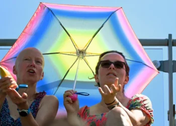UK heatwave amber heat health alerts