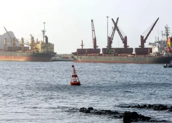 US Iran strikes pause talks
