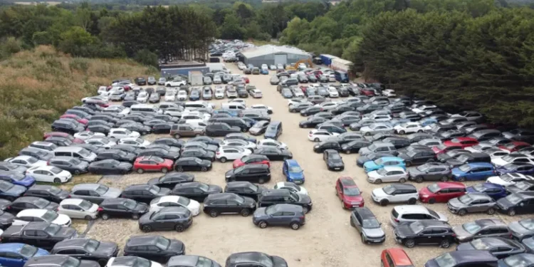unauthorised airport car park stop notice