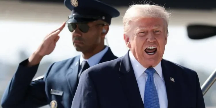 Trump Warns Iran Over Strait of Hormuz Blockade