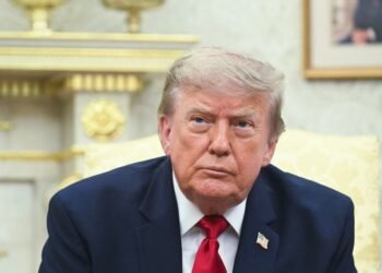 Trump Faces Iran War Crisis Before Midterm Vote