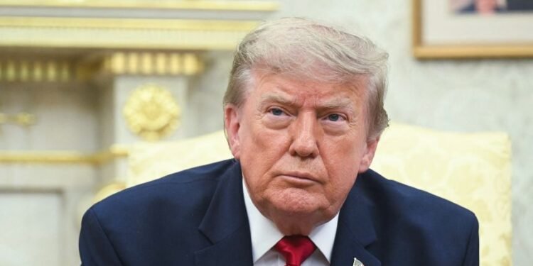 Trump Faces Iran War Crisis Before Midterm Vote