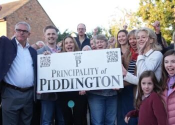 Piddington Votes for Symbolic Independence Over Asylum Plan