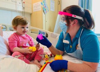 English Hospitals Face Shortage of Health Play Staff