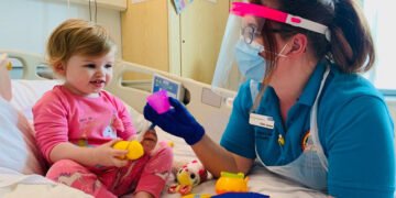 English Hospitals Face Shortage of Health Play Staff