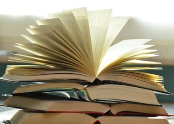 Essential Books for Understanding the AI Debate