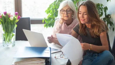 UK State Pension Set to Rise 3.9% as Triple Lock Holds
