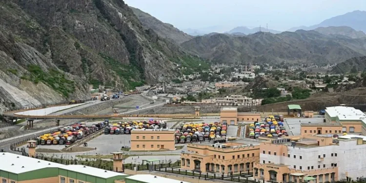 Afghan refugees deported from Pakistan and Iran