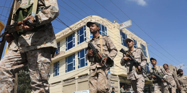 Nearly 50,000 Flee as Houthis Advance in Yemen