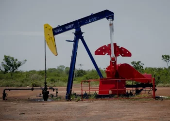 Oil Prices Surge as Saudi Pipeline Closure Deepens Crisis