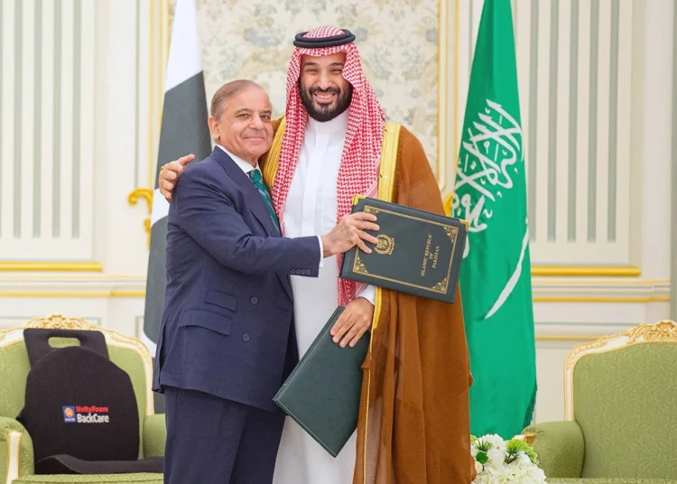 Saudi Pact Raises Risk of Pakistan Entering War