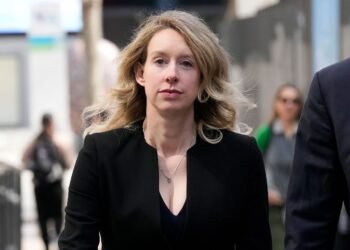 Elizabeth Holmes Set for Halfway House Transfer