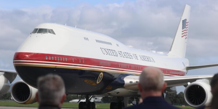 White House Bars CNN From Air Force One Trip