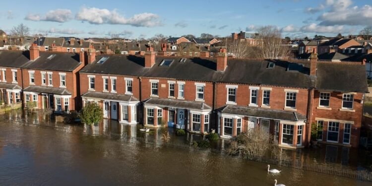 New UK Homes in Flood Zones Face Insurance Risk