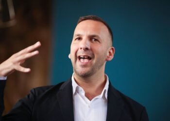Green Leader Targets Starmer’s Former Seat