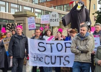 UK University Strikes Spread as Financial Pressure Grows