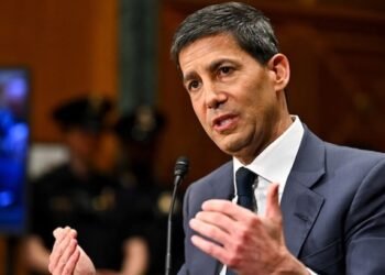 Bank Chief Calls for Power to Intervene in AI